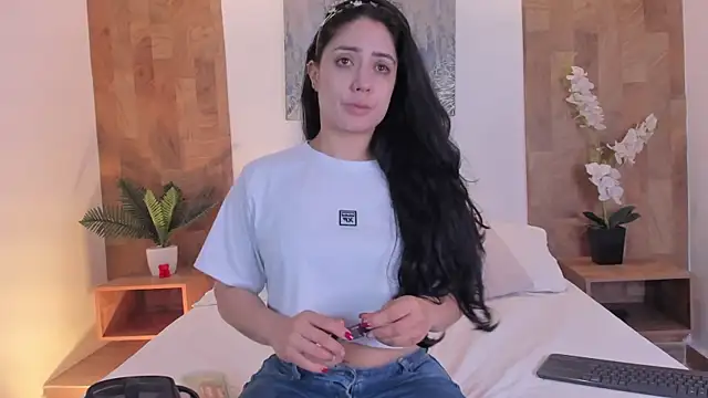 isabella winkler online show from July 2026 11:14:01 AM