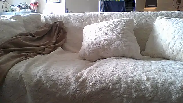 Valentinette online show from December 2025 12:55:01 PM