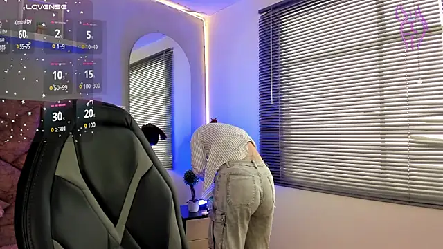 Snapshot of elaia_muller_ chatting on March 2025 02:02:01 PM elaia muller online show from March 2025 02:02:01 PM