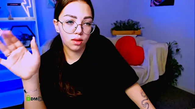 Snapshot of kiki_swan chatting on March 2025 07:24:01 AM kiki swan online show from March 2025 07:24:01 AM