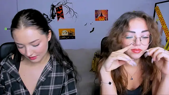 Snapshot of kiki_swan chatting on October 2025 02:32:02 PM kiki swan online show from October 2025 02:32:02 PM