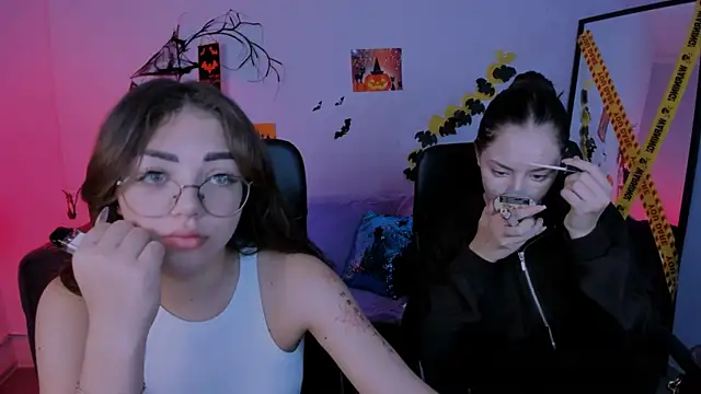 Snapshot of kiki_swan chatting on November 2025 06:56:02 AM kiki swan online show from November 2025 06:56:02 AM