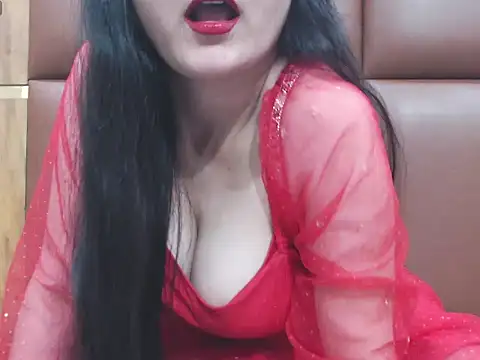 RealNaina online show from November 2025 05:41:01 PM