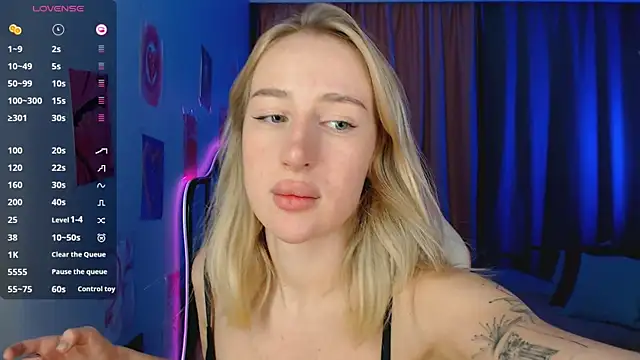 Snapshot of Cassie_Scott chatting on October 2025 10:15:01 PM Cassie Scott online show from October 2025 10:15:01 PM