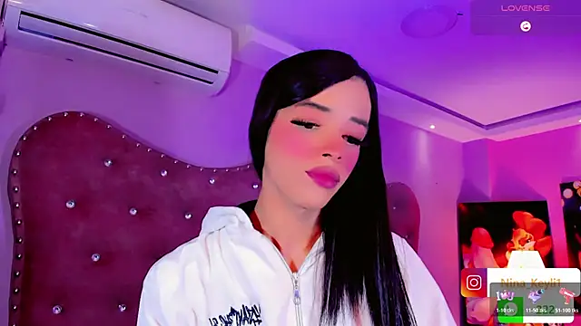 Snapshot of Nina_Keyli chatting on December 2025 09:13:02 PM Nina Keyli online show from December 2025 09:13:02 PM