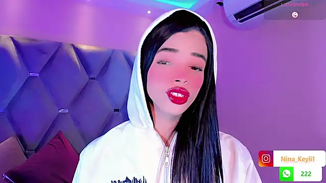 Snapshot of Nina_Keyli chatting on December 2025 07:31:01 PM Nina Keyli online show from December 2025 07:31:01 PM