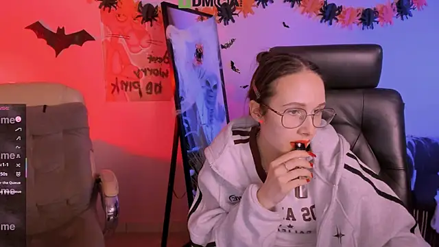 mona cloud online show from November 2025 12:10:01 AM