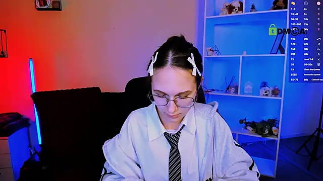 mona cloud online show from November 2025 12:38:02 AM