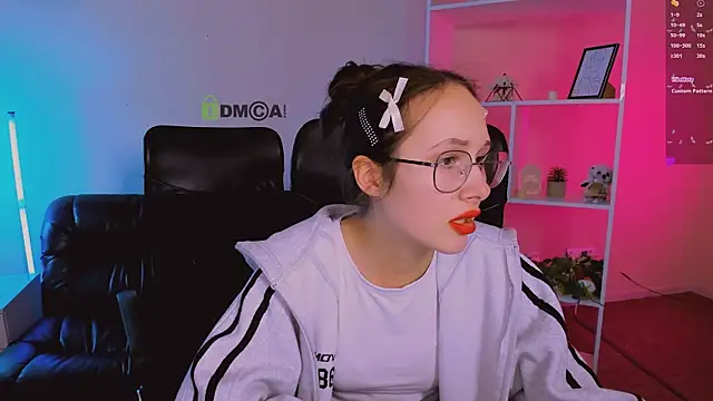 mona cloud online show from November 2025 01:51:02 AM