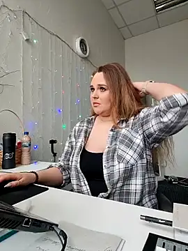 Juicy PeachLux online show from April 2026 07:44:01 AM