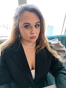 Juicy PeachLux online show from May 2026 06:08:01 AM