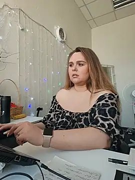 Juicy PeachLux online show from May 2026 08:44:02 AM
