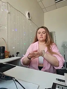 Juicy PeachLux online show from May 2026 07:39:01 AM