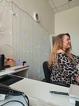 Juicy PeachLux online show from May 2026 08:08:02 AM