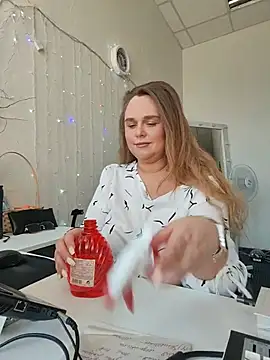 Juicy PeachLux online show from May 2026 06:10:02 AM