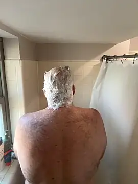 superbearboss online show from November 2025 07:05:02 PM