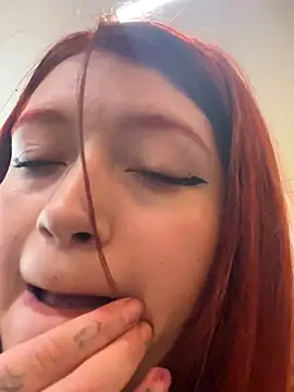 Snapshot of Karina_Leon chatting on December 2025 08:47:02 PM Karina Leon online show from December 2025 08:47:02 PM