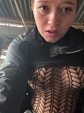 Snapshot of Karina_Leon chatting on January 2026 06:13:02 PM Karina Leon online show from January 2026 06:13:02 PM