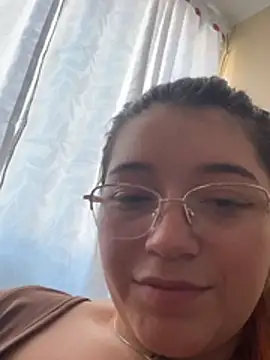Snapshot of Karina_Leon chatting on April 2026 07:58:01 PM Karina Leon online show from April 2026 07:58:01 PM