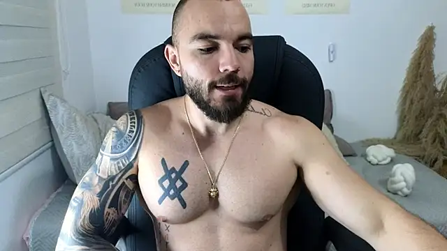 Isaac Carter online show from November 2025 10:47:02 AM