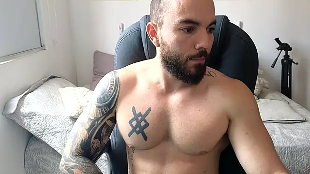 Snapshot of Isaac_Carter chatting on May 2026 01:07:01 PM Isaac Carter online show from May 2026 01:07:01 PM
