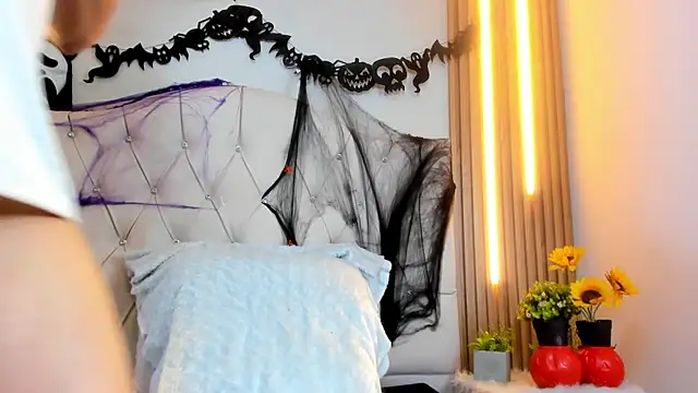 Alexa Bravva online show from October 2025 04:27:01 AM