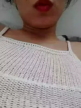 Snapshot of saraaxx1 chatting on July 2026 01:29:02 PM saraaxx1 online show from July 2026 01:29:02 PM