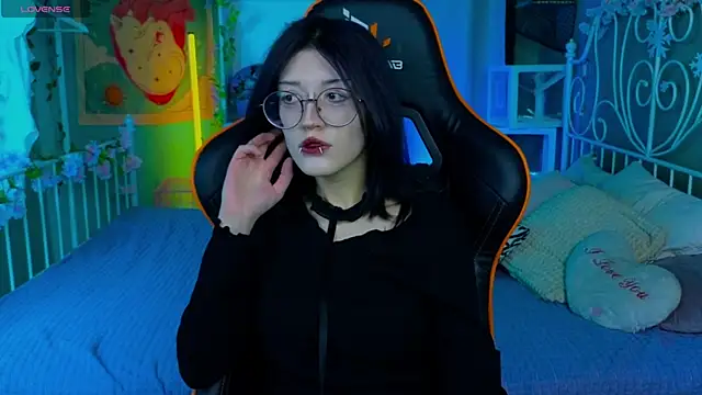 Snapshot of Setsunai_ chatting on March 2025 07:37:02 PM Setsunai online show from March 2025 07:37:02 PM