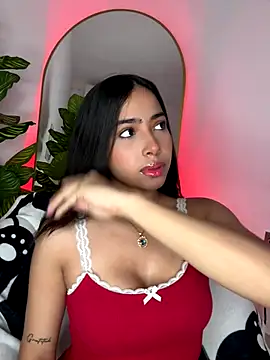  Emily Thompson  online show from October 2025 10:41:02 AM