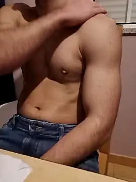 Snapshot of LucianDraven chatting on March 2025 11:49:02 PM LucianDraven online show from March 2025 11:49:02 PM