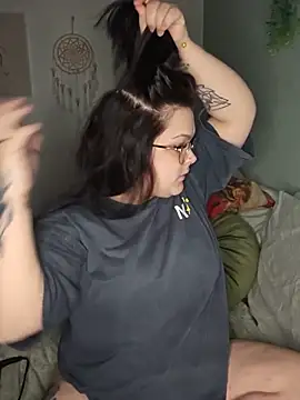 Saucy-Serenity online show from May 2026 09:44:02 PM