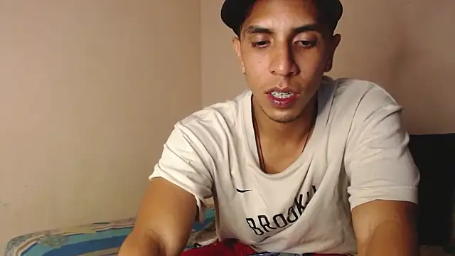 Snapshot of Monkey_uchiha777 chatting on October 2025 10:42:01 PM Monkey uchiha777 online show from October 2025 10:42:01 PM