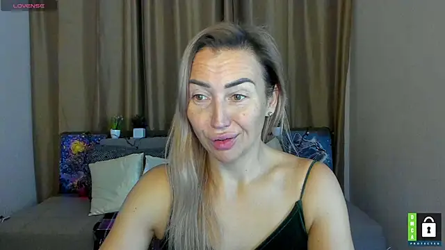 Snapshot of Kiss_julli88I chatting on November 2025 06:30:02 PM Kiss julli88I online show from November 2025 06:30:02 PM