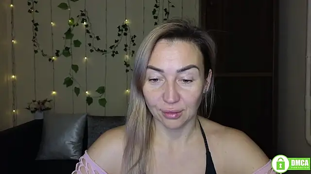 Snapshot of Kiss_julli88I chatting on December 2025 06:25:02 PM Kiss julli88I online show from December 2025 06:25:02 PM