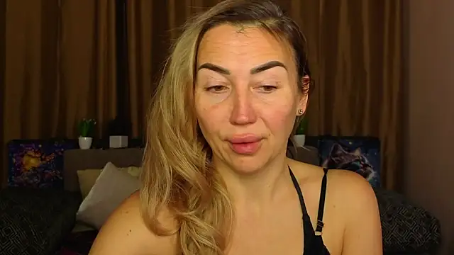 Snapshot of Kiss_julli88I chatting on January 2026 06:23:02 PM Kiss julli88I online show from January 2026 06:23:02 PM