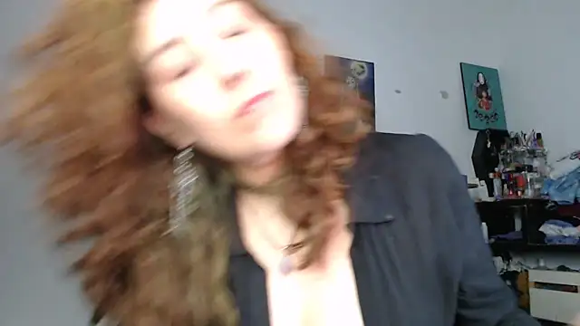 Snapshot of Luz_delunaa chatting on April 2026 04:02:02 AM Luz delunaa online show from April 2026 04:02:02 AM