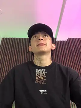 troy rouge online show from October 2025 07:00:01 PM