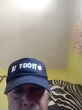 Snapshot of Brianmexboy chatting on March 2025 07:49:02 PM Brianmexboy online show from March 2025 07:49:02 PM