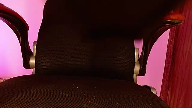 Snapshot of Small_Hot19 chatting on November 2025 09:15:01 AM Small Hot19 online show from November 2025 09:15:01 AM