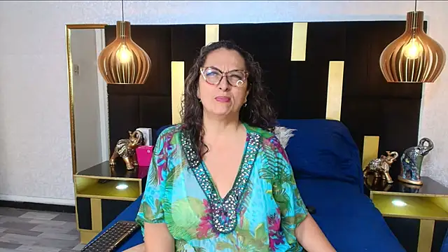 AlessandraLeroy online show from October 2025 01:01:01 PM