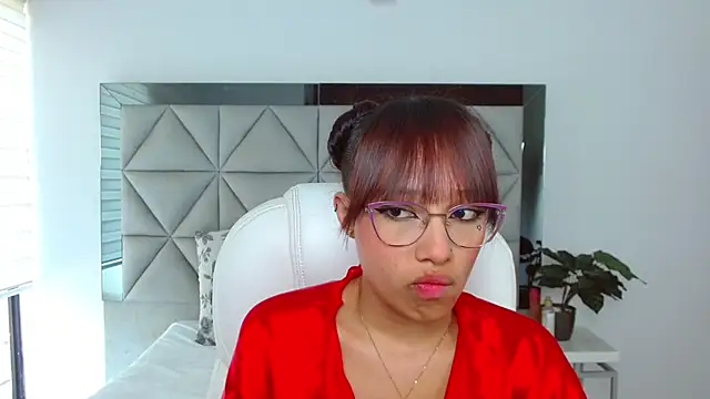 Snapshot of sharon_rosse__ chatting on March 2025 03:24:01 PM sharon rosse online show from March 2025 03:24:01 PM