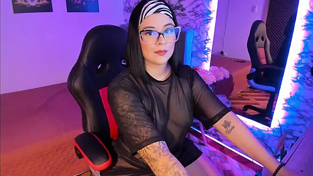 Snapshot of victoriacooper21 chatting on March 2025 10:06:02 PM victoriacooper21 online show from March 2025 10:06:02 PM