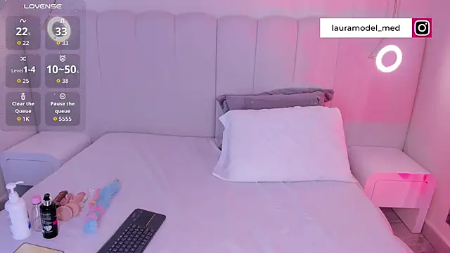 Snapshot of riri_candy chatting on November 2025 03:52:02 AM riri candy online show from November 2025 03:52:02 AM