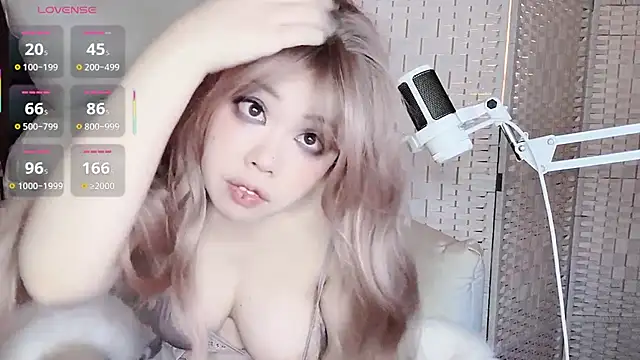 Snapshot of Cocobee chatting on December 2025 05:08:02 PM Cocobee online show from December 2025 05:08:02 PM