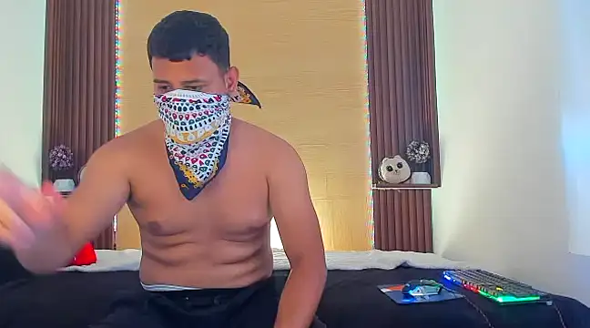 Snapshot of Racingbear_ chatting on March 2025 07:48:01 PM Racingbear online show from March 2025 07:48:01 PM