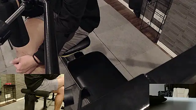 Snapshot of Stretch-man chatting on December 2025 05:22:02 PM Stretch-man online show from December 2025 05:22:02 PM