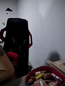 Snapshot of esmeralda_jadees chatting on December 2025 08:38:02 PM esmeralda jadees online show from December 2025 08:38:02 PM