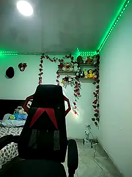 Snapshot of esmeralda_jadees chatting on April 2026 08:40:01 PM esmeralda jadees online show from April 2026 08:40:01 PM