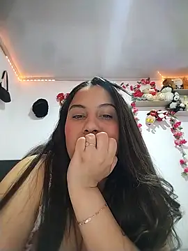 esmeralda jadees online show from May 2026 02:19:01 AM