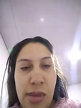 esmeralda jadees online show from May 2026 01:17:02 PM